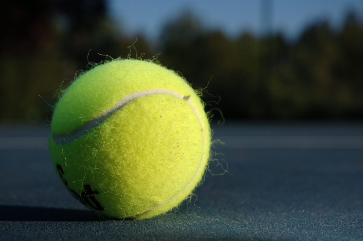What to look for before buying a tennis ball machine? littlelioness