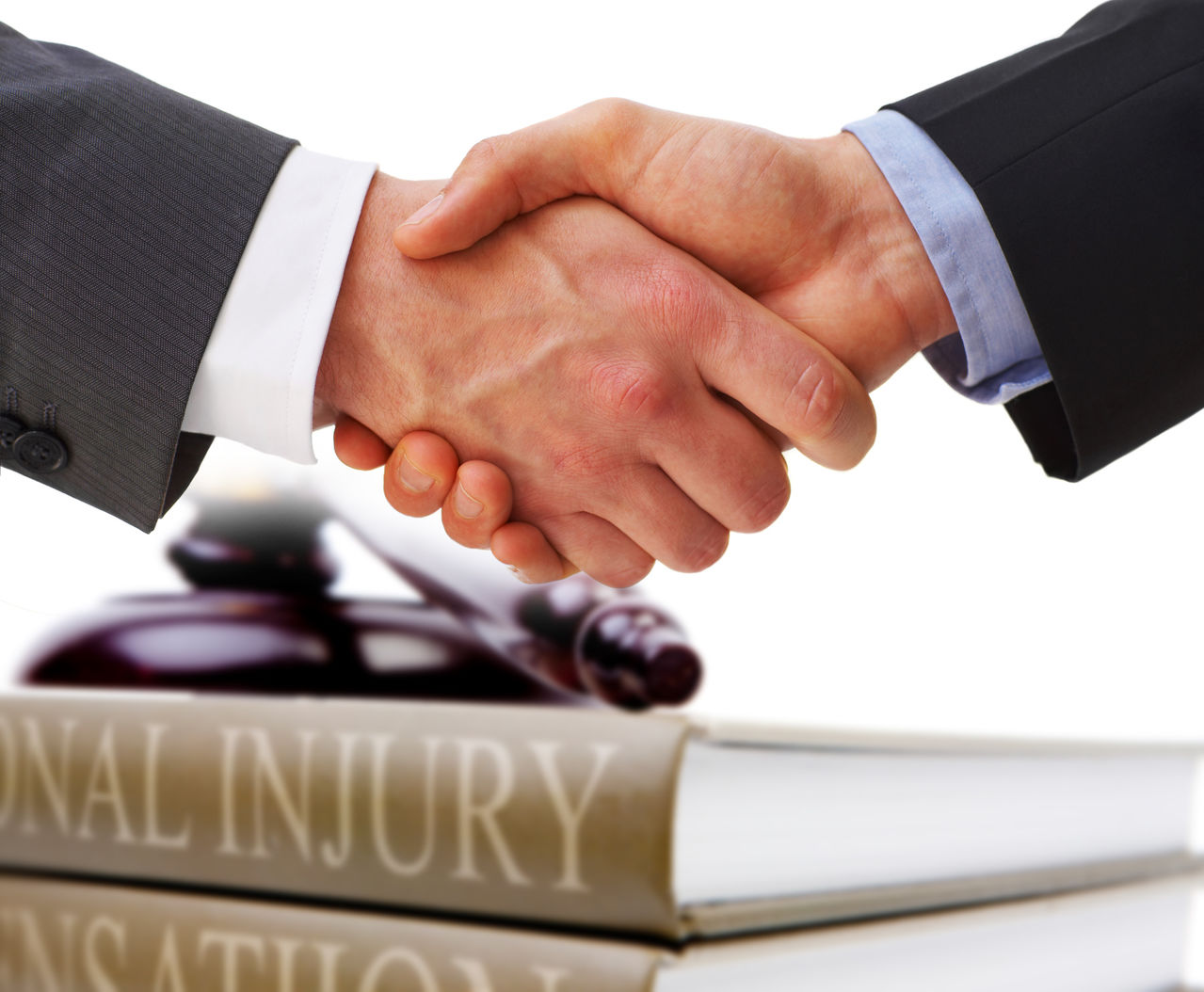 Factors to Consider Before Hiring a Personal Injury Lawyer