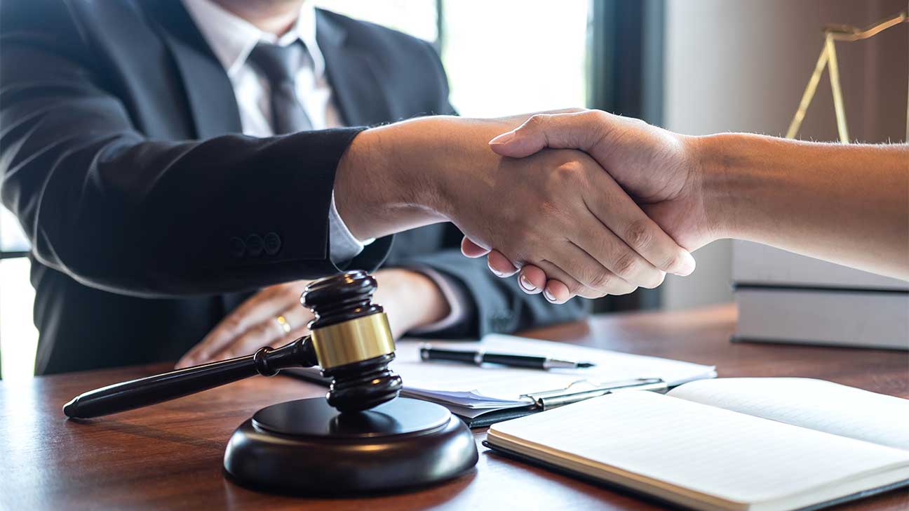 5 Reasons To Hire a Personal Injury Lawyer