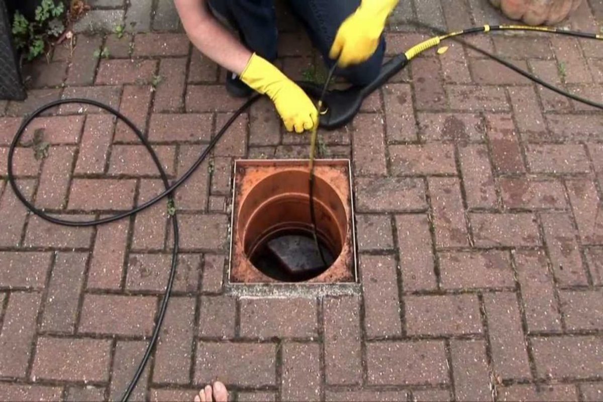 How Quickly Should You Use Drain Unblocking Services in Essex?