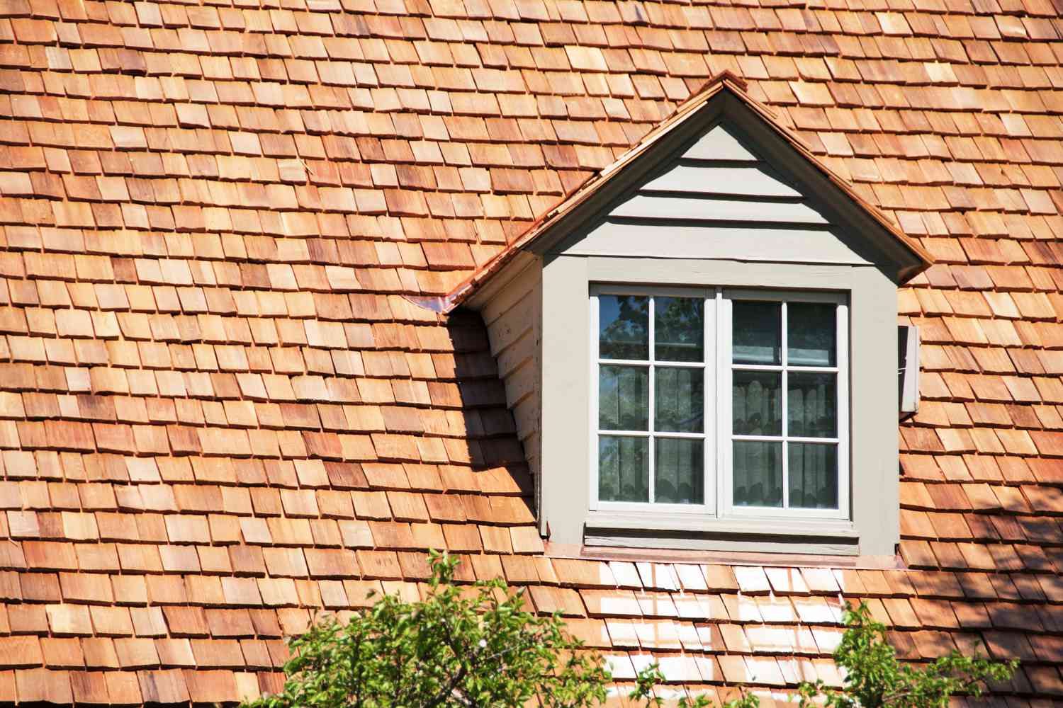 Understanding the Different Types of Hurricane-Proof Roofs