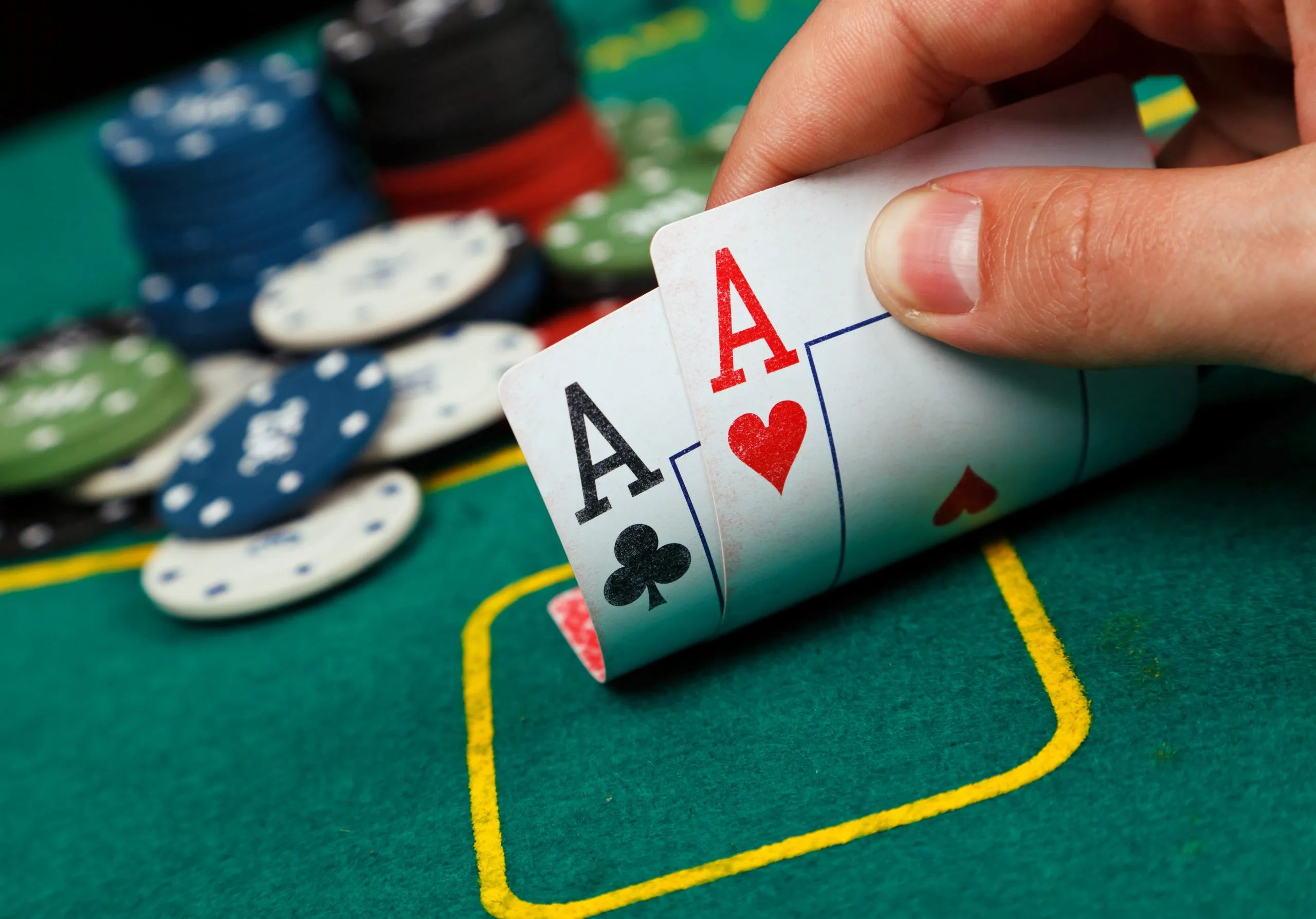 8 Common Mistakes to Avoid When Evaluating Poker Hands