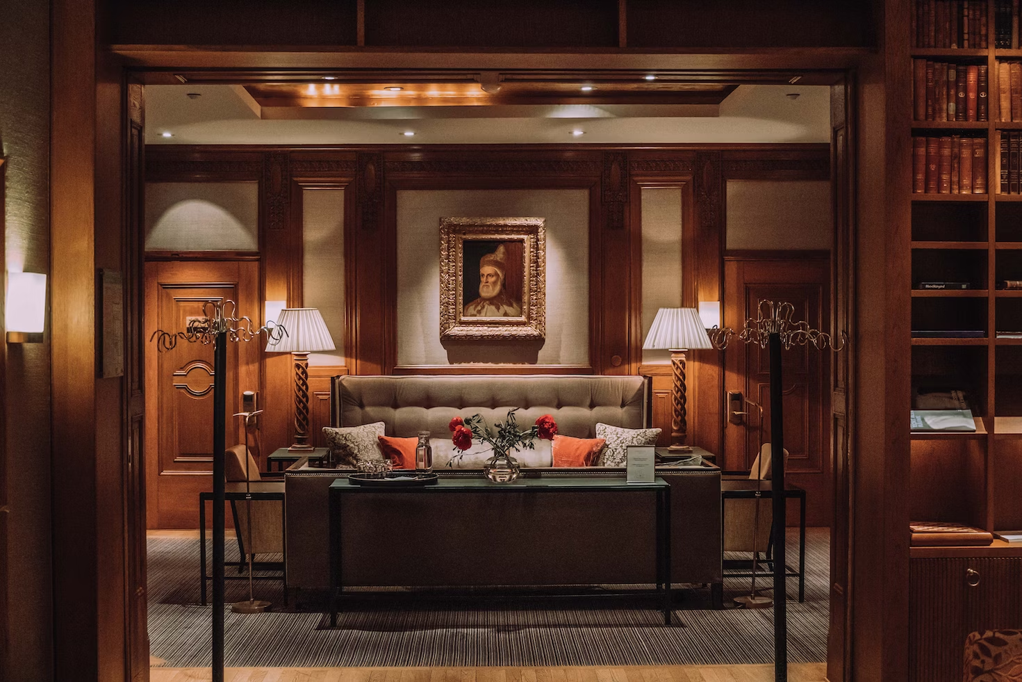 How To Create A Luxurious Lounge On A Budget