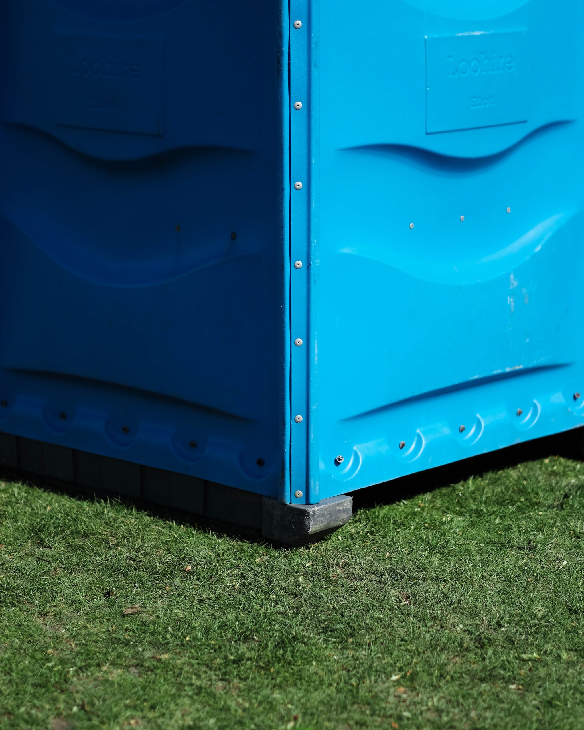What You Need To Know About The Environmental Benefits Of Portable Toilets