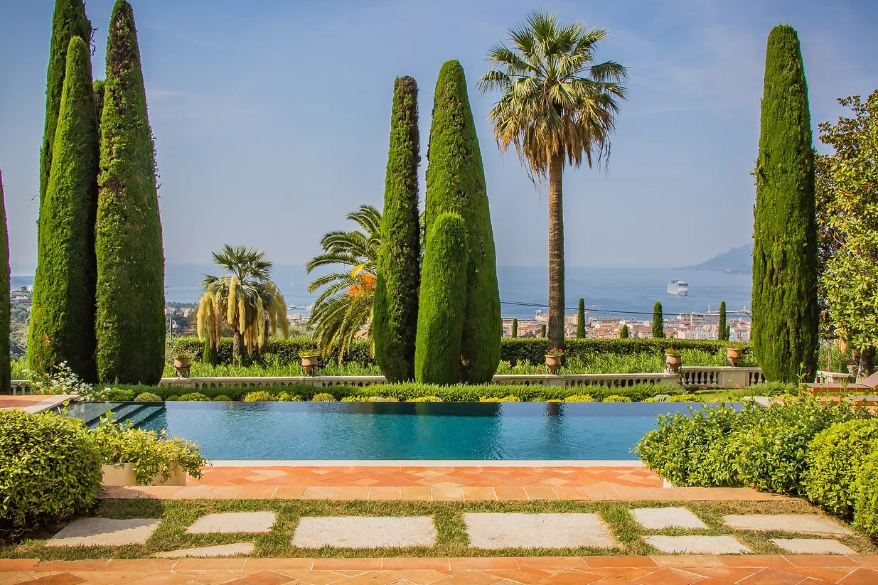 Experience the Ultimate Luxury Stay: Top 5 Cannes Villas for Rent