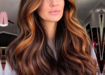 Light auburn hair color in sunlight
