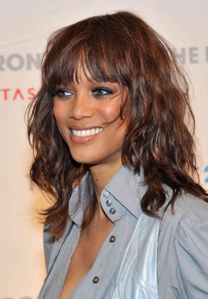 soft curtain bangs on medium hair