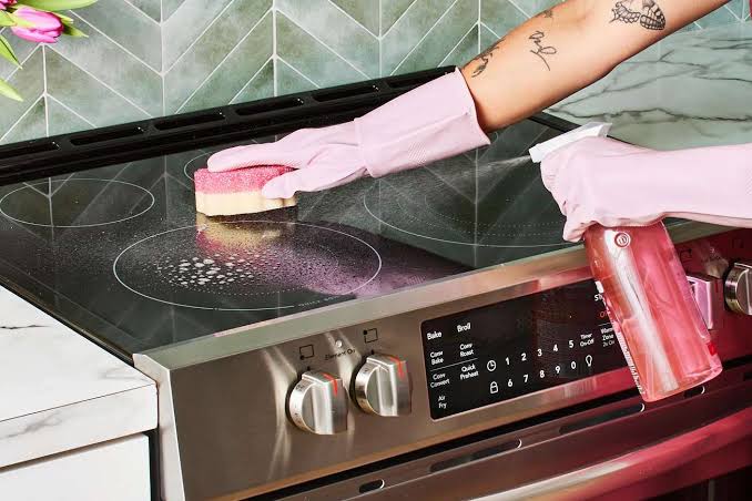 How to Clean an Oven Without Damaging Its Surfaces