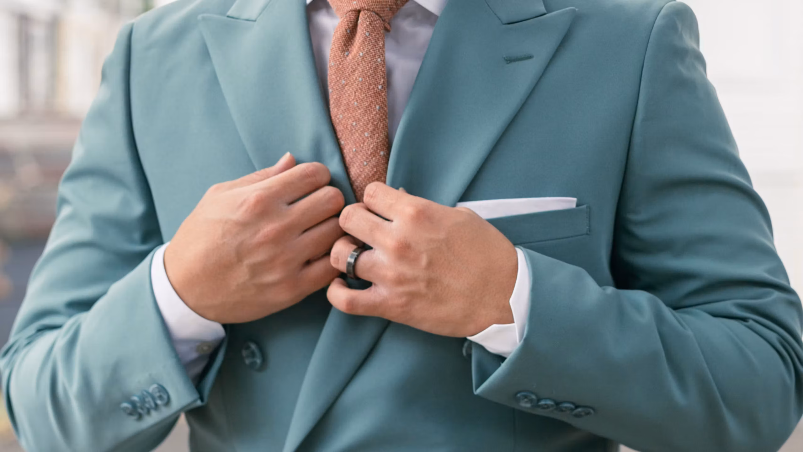 How to Fold a Pocket Square: Three Easy Styles