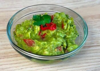 Make Guacamole With Fresh Flavor