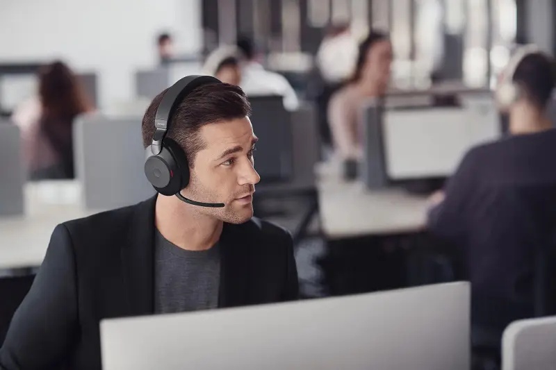 How to Use Noise Cancellation on Compatible AirPods